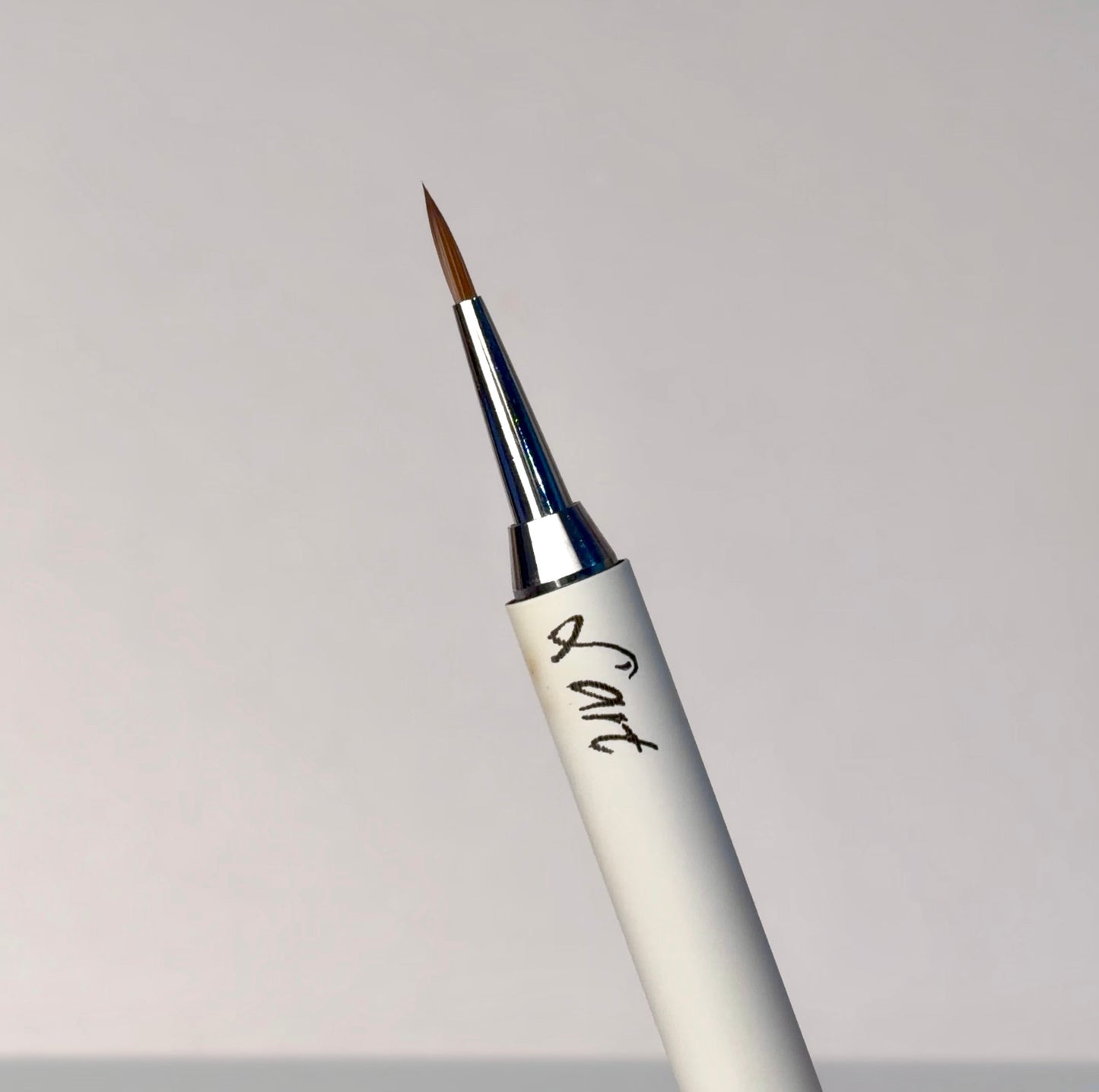 L' Art (brush)